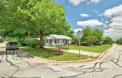 202 S 3rd St, Pflugerville, TX 78660