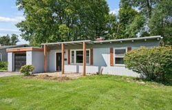 2458 Edgevale Road, Columbus, OH 43221
