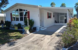 586 Sundrop Cir, Ruskin, FL 33570
