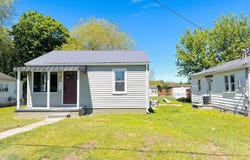 218 SAUNDERS AVE., BECKLEY, WV 25801