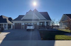 6081 Shoreview Pointe, Victoria, MN 55318