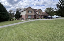 140 Grove St, Cedar Bluff, VA 24637