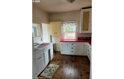 303 N OREGON St, Condon, OR 97823