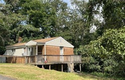 42 Grace St, Stowe Twp, PA 15136