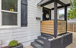 224 E 10th Street, Hanford, CA 93230
