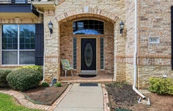 201 Fountainview Drive, Euless, TX 76039