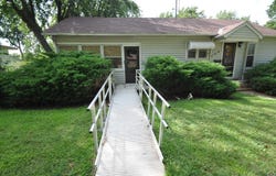 400 S 3rd St., Hiawatha, KS 66434