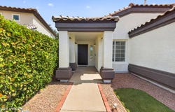 909 S SCALLOP Drive, Gilbert, AZ 85233