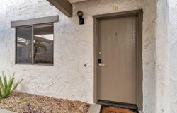 1050 E Ramon Road, Palm Springs, CA 92264