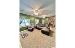 402 W TOWER Street, Eureka, IL 61530