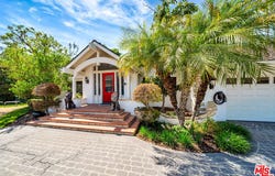 5441 Calvin Ave, Tarzana, CA 91356