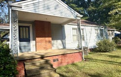 2402 N Broad Street, Commerce, GA 30529