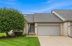 46201 Bentley Circle, Macomb, MI 48044