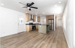 8601 N 71st Avenue, Glendale, AZ 85301