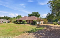 4263 Glennoak Circle, Byram, MS 39272