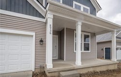 821 Colesbourne Circle, Green, OH 44685