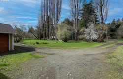 93514 UPPER LOOP Ln, CoosBay, OR 97420