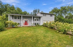 1301 Drummond Court, St Charles, MO 63303