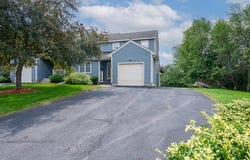 90 Sturbridge Hills Rd, Sturbridge, MA 01566