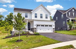 21 Dana Dr, Coraopolis, PA 15108
