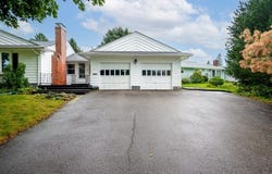 11 Lyndale Rd, Worcester, MA 01606