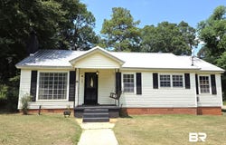 105 Spring St, Evergreen, AL 36401