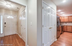 12402 Spring Leaf Ct, Louisville, KY 40229