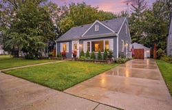 389 N Commonwealth Avenue, Elgin, IL 60123