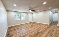 619 W Elm Street, Aurora, MO 65605