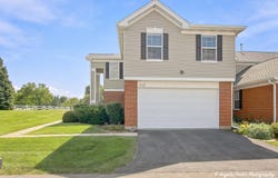 512 Legend Lane, McHenry, IL 60050