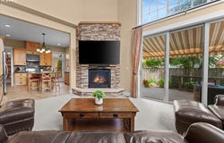 3034 N HOLLADAY Dr, Cornelius, OR 97113