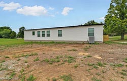 420 Southern Ln, Oneida, TN 37841