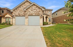 2560 Windle Ln, Seguin, TX 78155