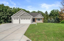 W332N4518 Grace Ct, Nashotah, WI 53058