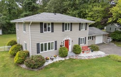 7 Lamphere Cir, Framingham, MA 01701