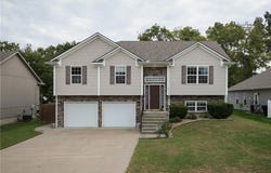 605 Oakmont Drive, Warrensburg, MO 64093