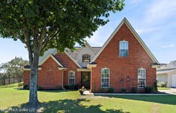 109 Ethelyn Smith Drive, Senatobia, MS 38668