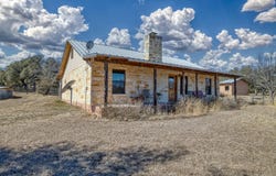 149 Red Oak Road, Leakey, TX 78873
