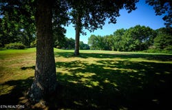 837 E Deer Creek Drive, Crossville, TN 38571