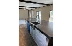 25 MARBLE Ln, Linden, TN 37096