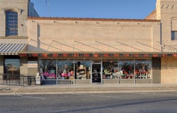 520 N Main St, Schulenburg, TX 78956