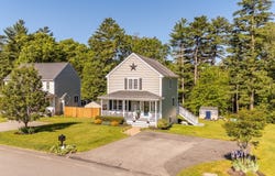 44 Brookside Dr, Hanson, MA 02341