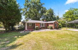 35 Loudonya Lane, Hickory, NC 28601