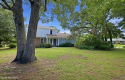104 Gull Harbor Drive, Newport, NC 28570