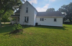 920 E UNION Street, Nokomis, IL 62075