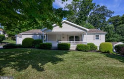 1037 HEMLOCK Circle, MANHEIM, PA 17545