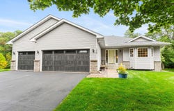 2486 Bridgewater Place S, Cambridge, MN 55008