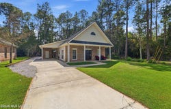 737 Ieke Circle, Diamondhead, MS 39525