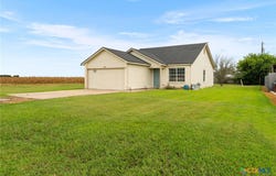 407 E Pietzsch Street, Bartlett, TX 76511
