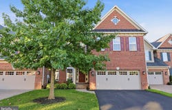 35 RITTENHOUSE Circle, NEWTOWN, PA 18940